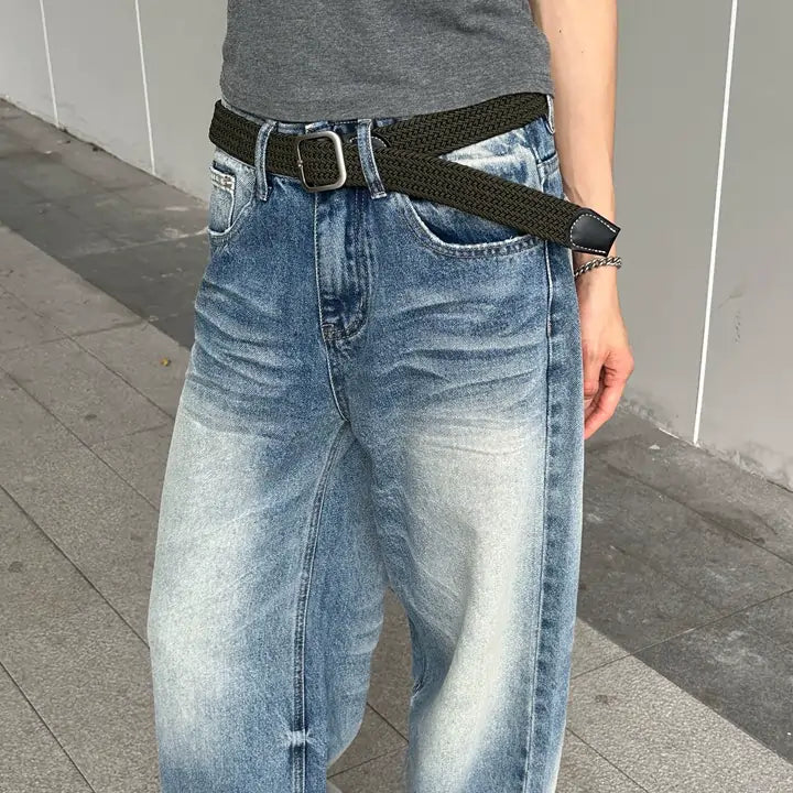 Elastic woven belt styled with jeans – best casual stretch belt for daily wear